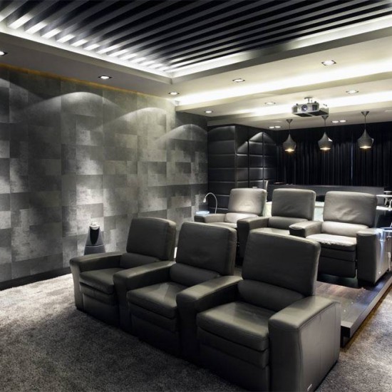 INTERIORISMO RESIDENCIAL Y DISEÑO INTERIOR DE SALA DE CINE BANG & OLUFSEN EN SOTOGRANDE, CADIZ, ESPAÑA