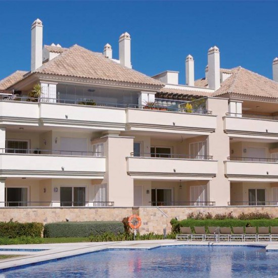 URBANIZACIONES - GUADALMANSA PLAYA EN ESTEPONA, MÁLAGA, ESPAÑA.