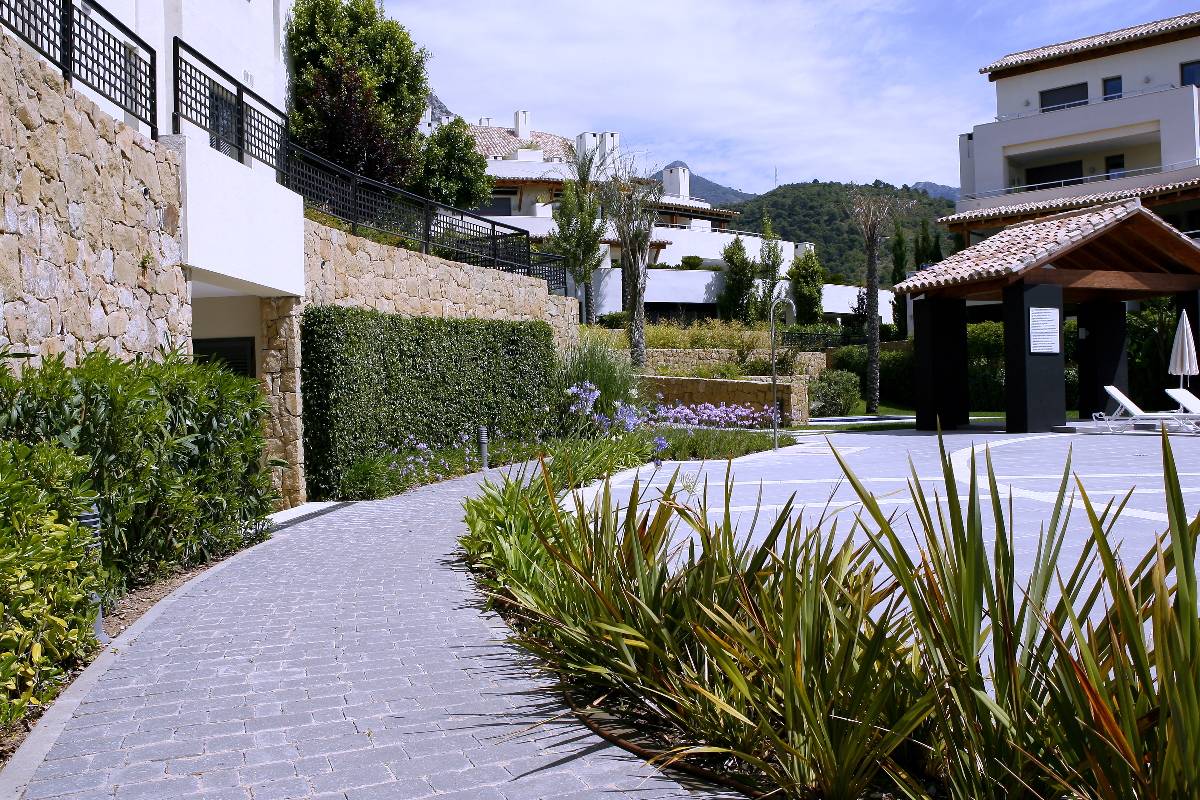 Paisajismo Urbanización Imara en Marbella 6