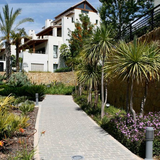 PAISAJISMO Y DISEÑO DE JARDINES DE URBANIZACIÓN IMARA EN MARBELLA, MALAGA, ESPAÑA