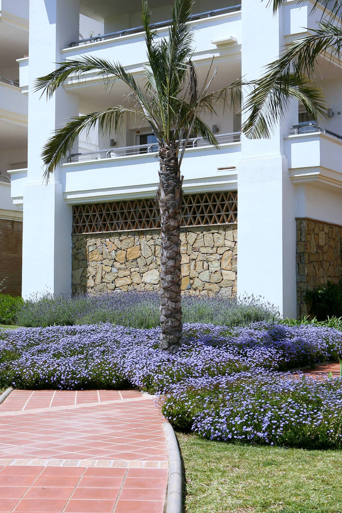 Paisajismo en Los Altos de la Cala Golf en Mijas 2