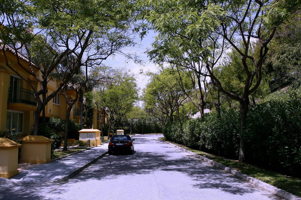 Paisajismo Urbanización Río Real Playa en Marbella 1