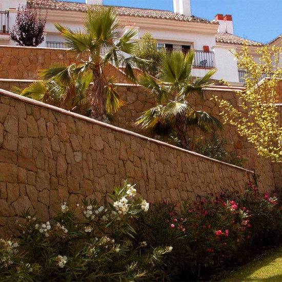 PAISAJISMO - DISEÑO DE JARDINES EN URBANIZACIÓN TERRAZAS DEL GOLF EN MÁLAGA, ESPAÑA.