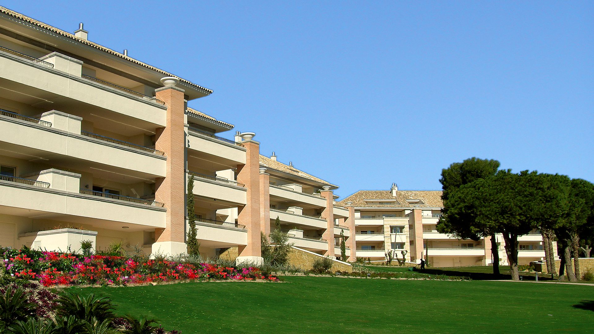 Urbanización La Trinidad es un conjunto residencial ubicado en Marbella 2