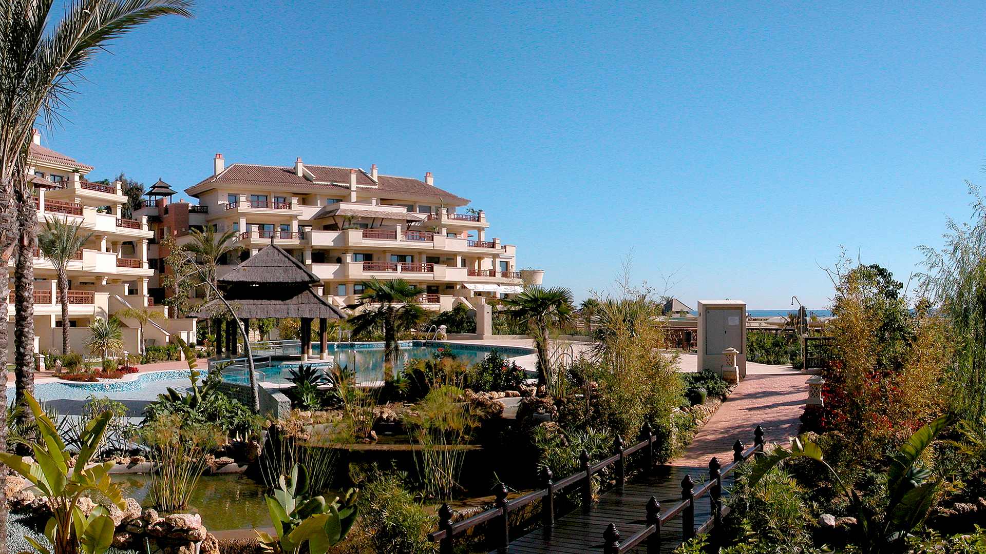 Paisajismo en Marbella Laguna de Banús 4