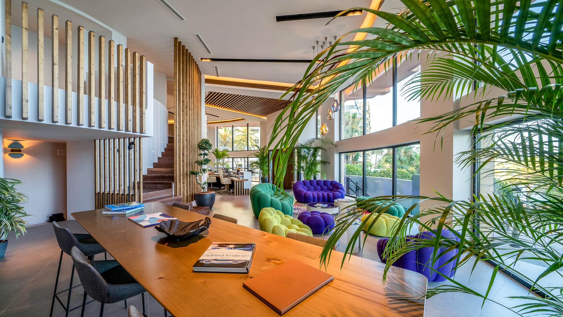 Diseño interior de oficinas Inmobiliaria NVOGA - Marbella 8
